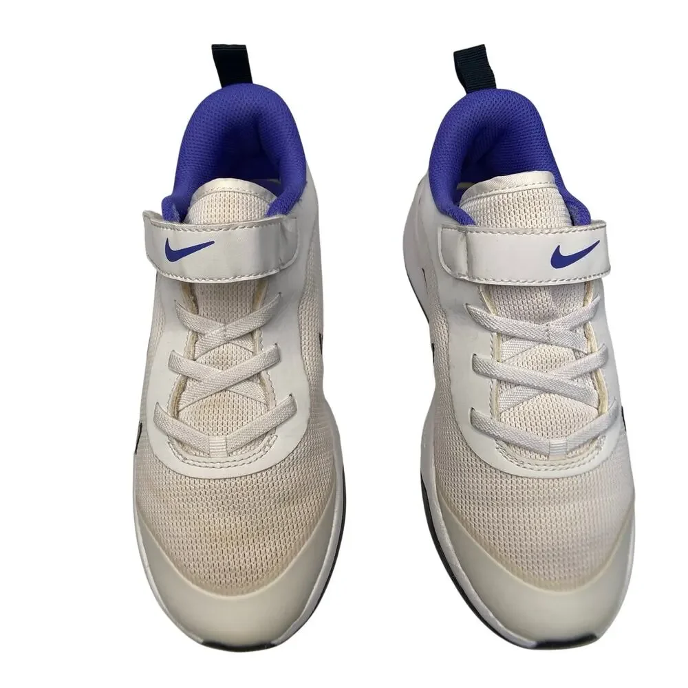 Nike Omni multi-court Sneaker Girl Sz 3 White Dark Obsidian